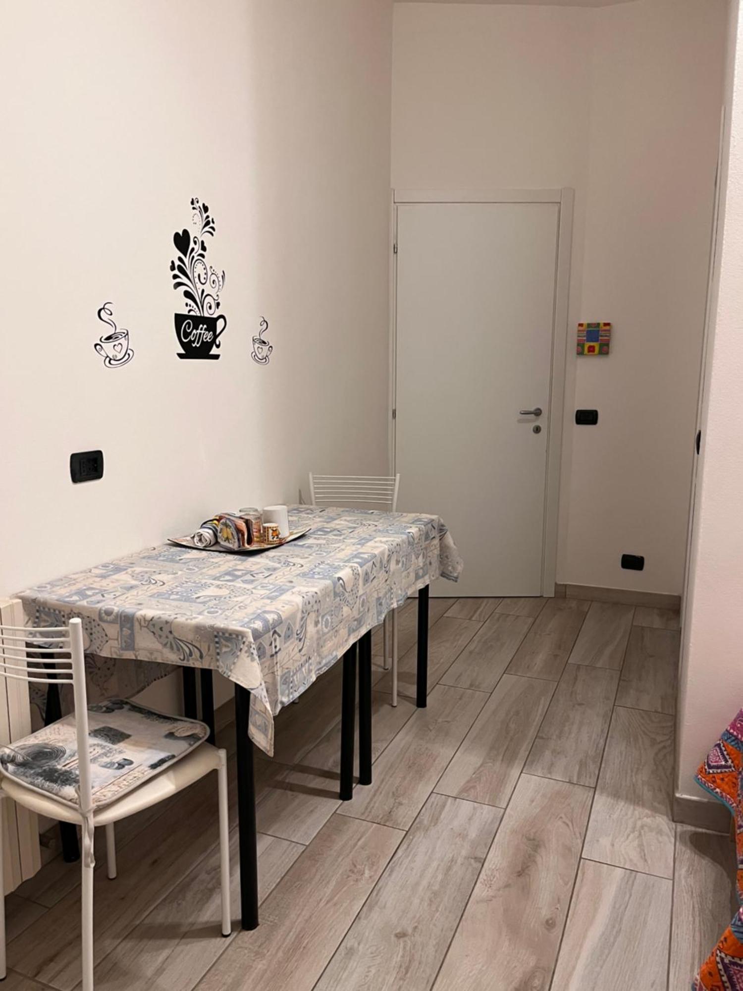 Il Cortile Como Single & Double Room In Apartment No Hotel Εξωτερικό φωτογραφία