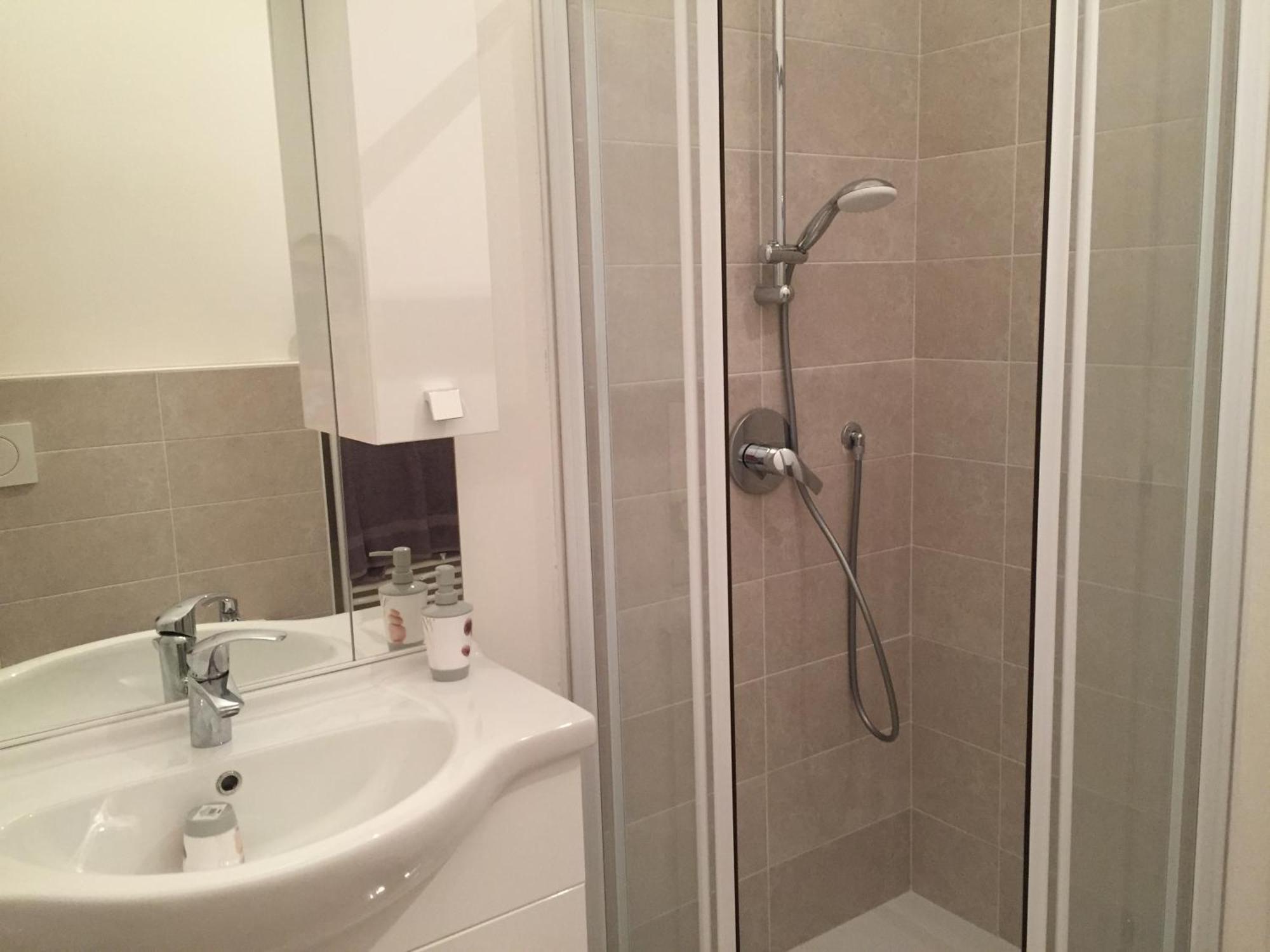 Il Cortile Como Single & Double Room In Apartment No Hotel Εξωτερικό φωτογραφία